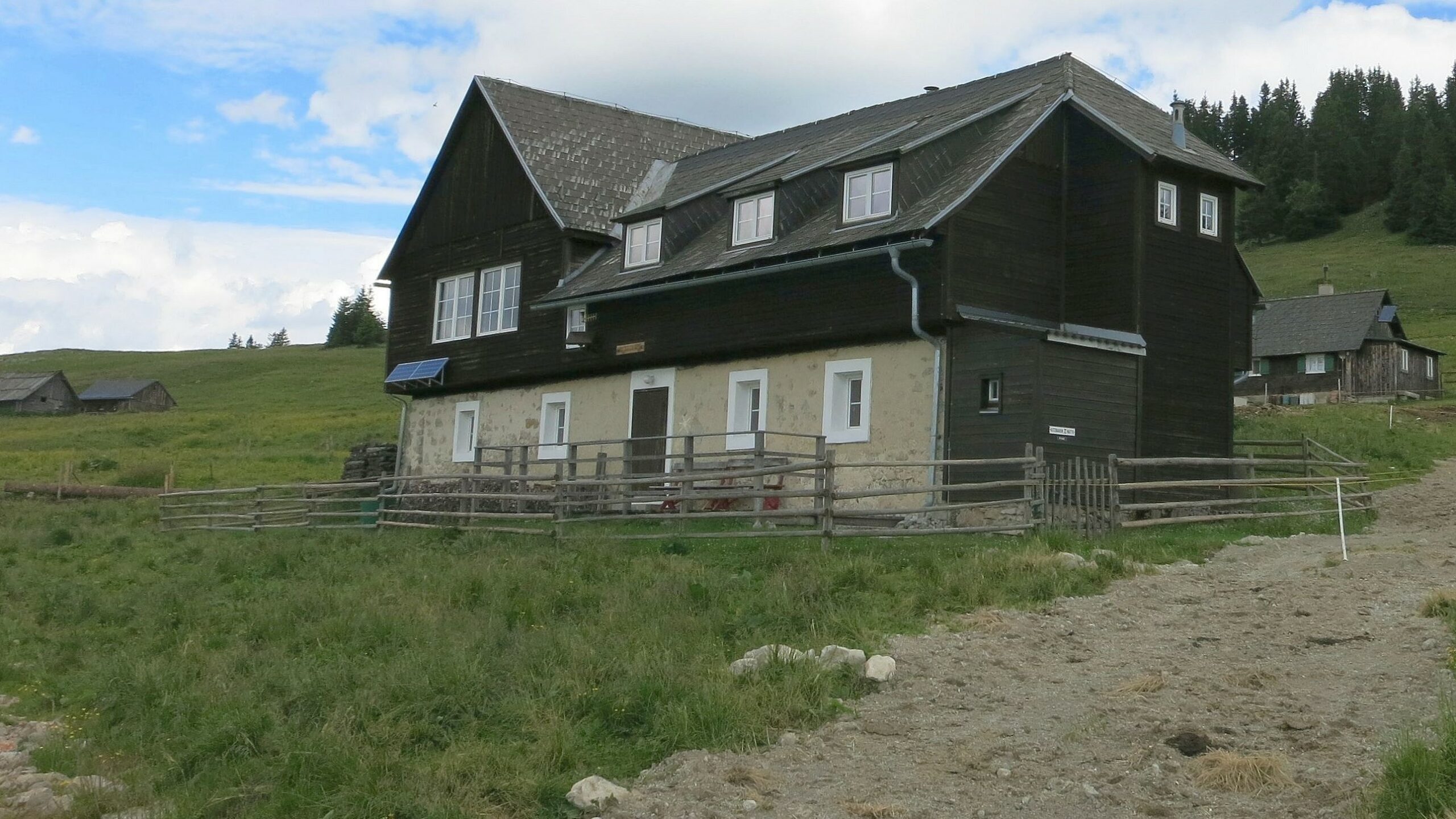 Der  ‚Alpenverein Edelweiß‘ erwarb die Donaulandhütte im Naturpark Mürzer Oberland