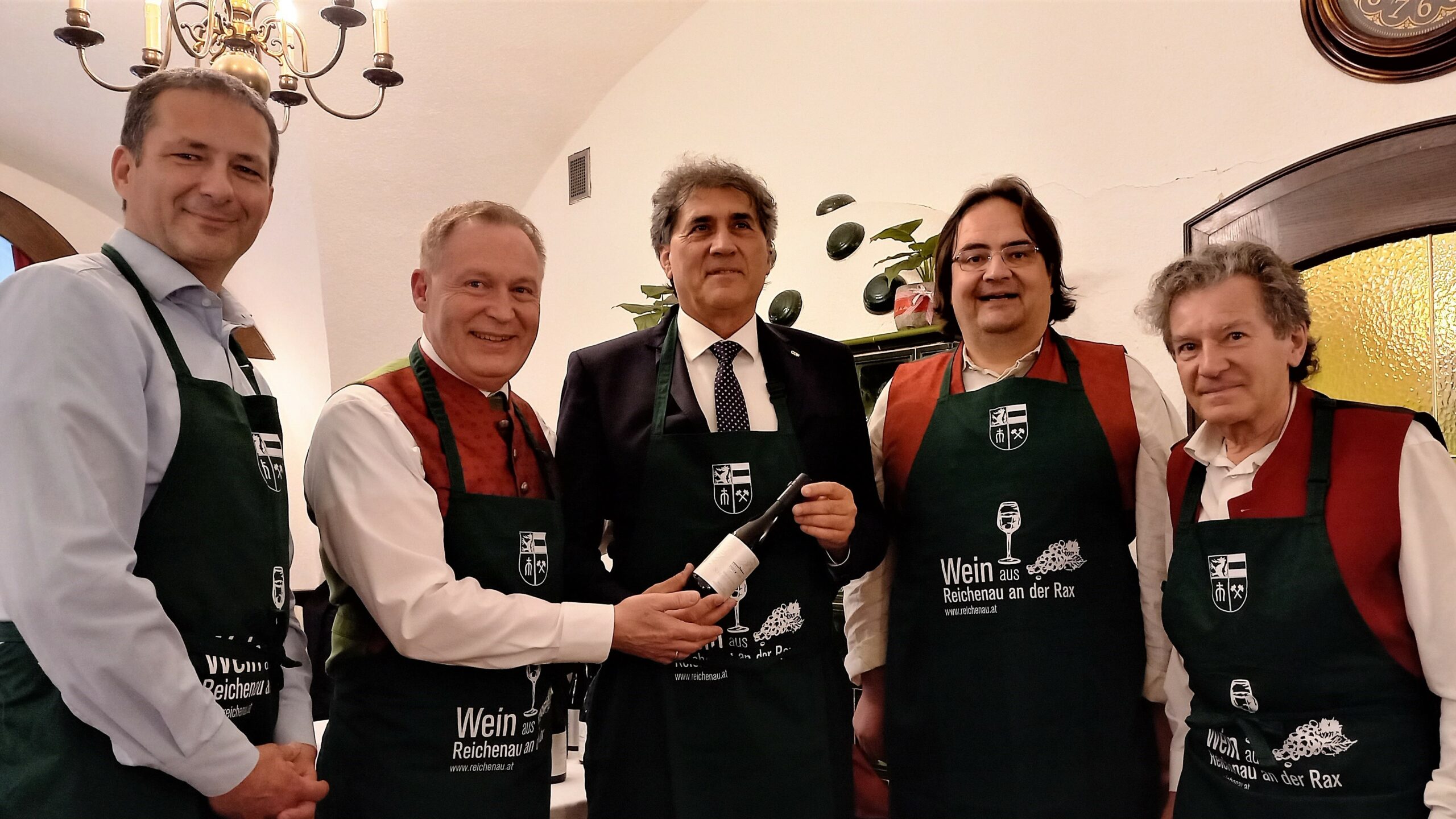 Der erste ‚Wein der Freundschaft‘ aus Reichenau an der Rax ist ein feines Tröpfchen