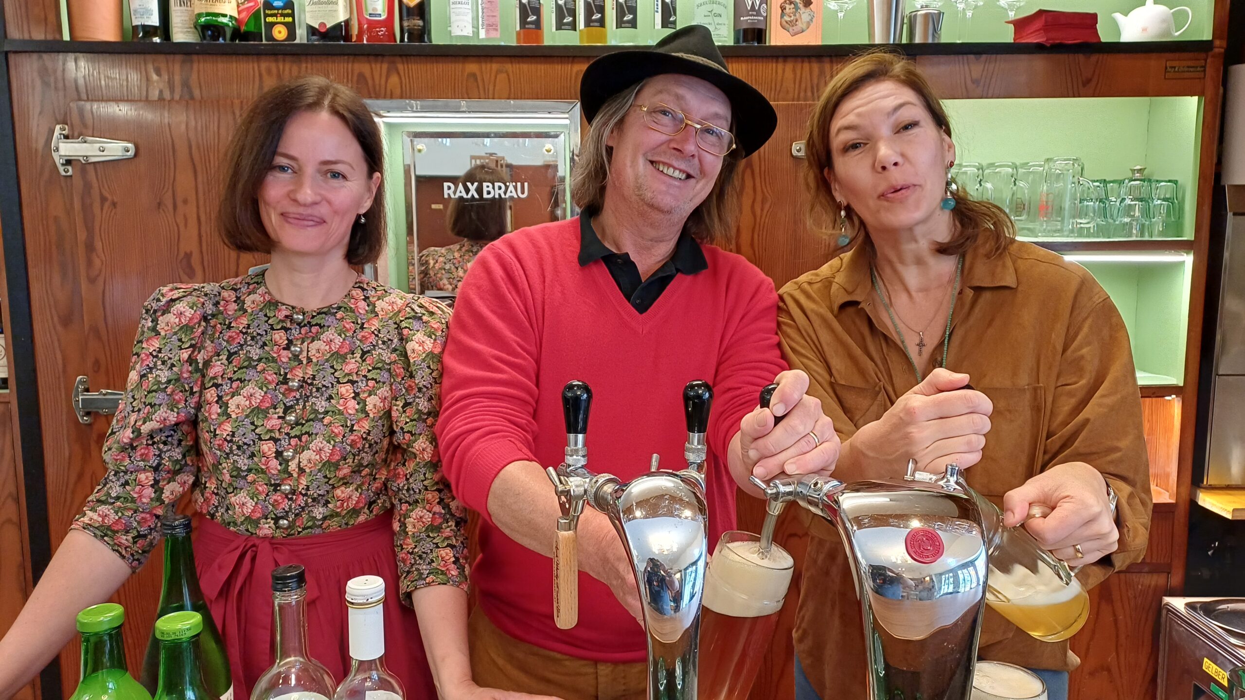 Der Verschönerungsverein Hirschwang feierte im Raxbräu mit vielen Gästen seinen ‚Bunten Herbst‘