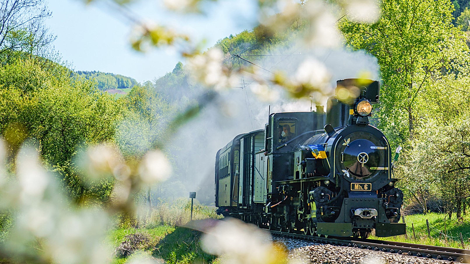 9 Plätze 9 Schätze – Band XI stellt alle 27 Plätzen aus den Bundesländern mit prächtigen Fotos vor