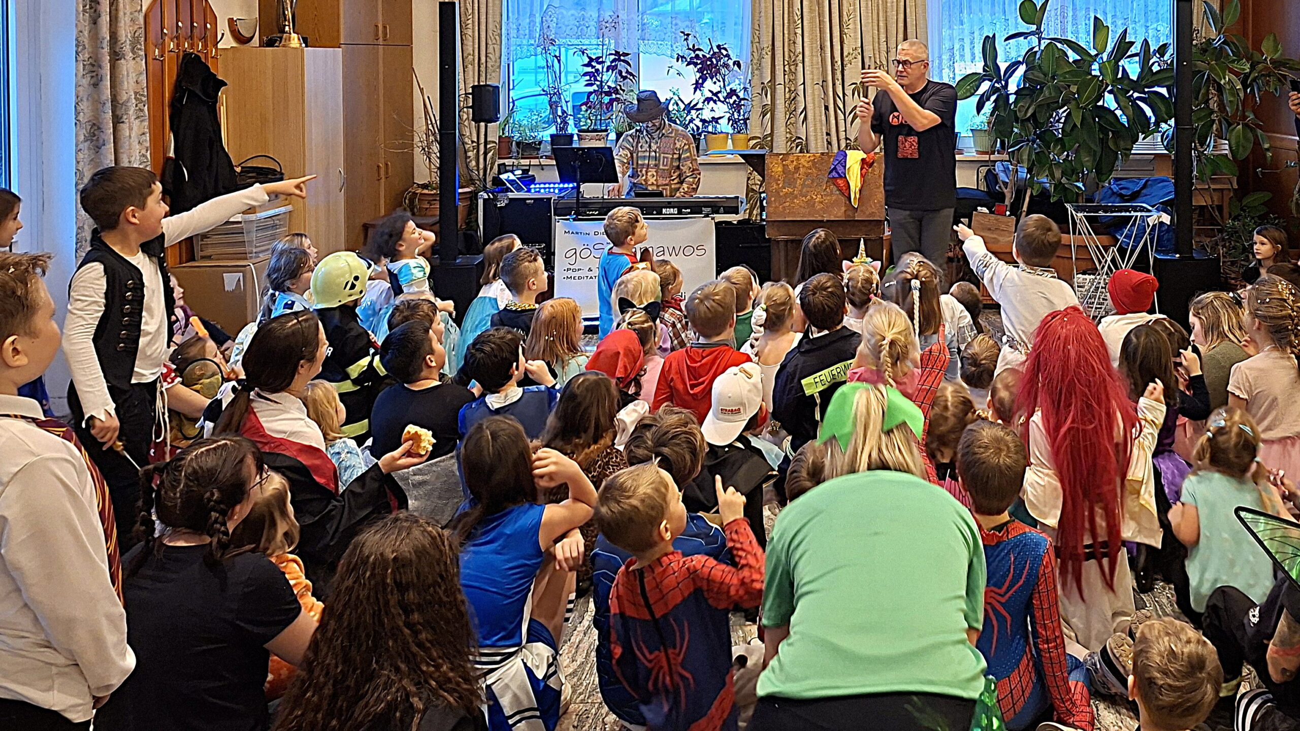 Das bunte Faschingstreiben der Kinderfreunde war für die Kleinen ein Nachmittag voller Magie und Spaß