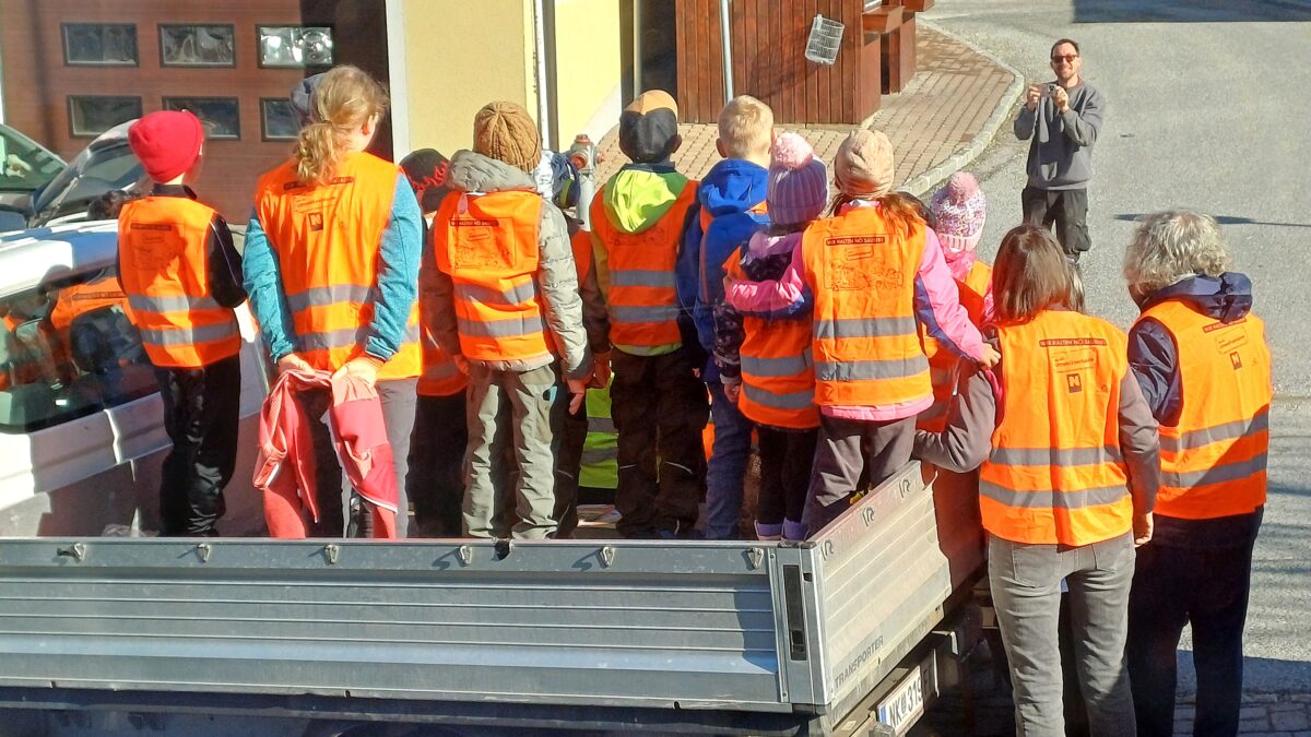 Bilanz-der-Raacher-Flurreinigung-Siebzig-Kilo-M-ll-und-ein-rostiger-Auspuff-wurden-fachgerecht-entsorgt