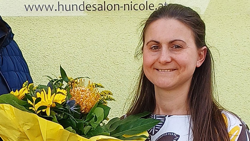 Die-Er-ffnung-des-neuen-Hundesalons-von-Nicole-Samek-war-ein-Fest-in-Ramplach