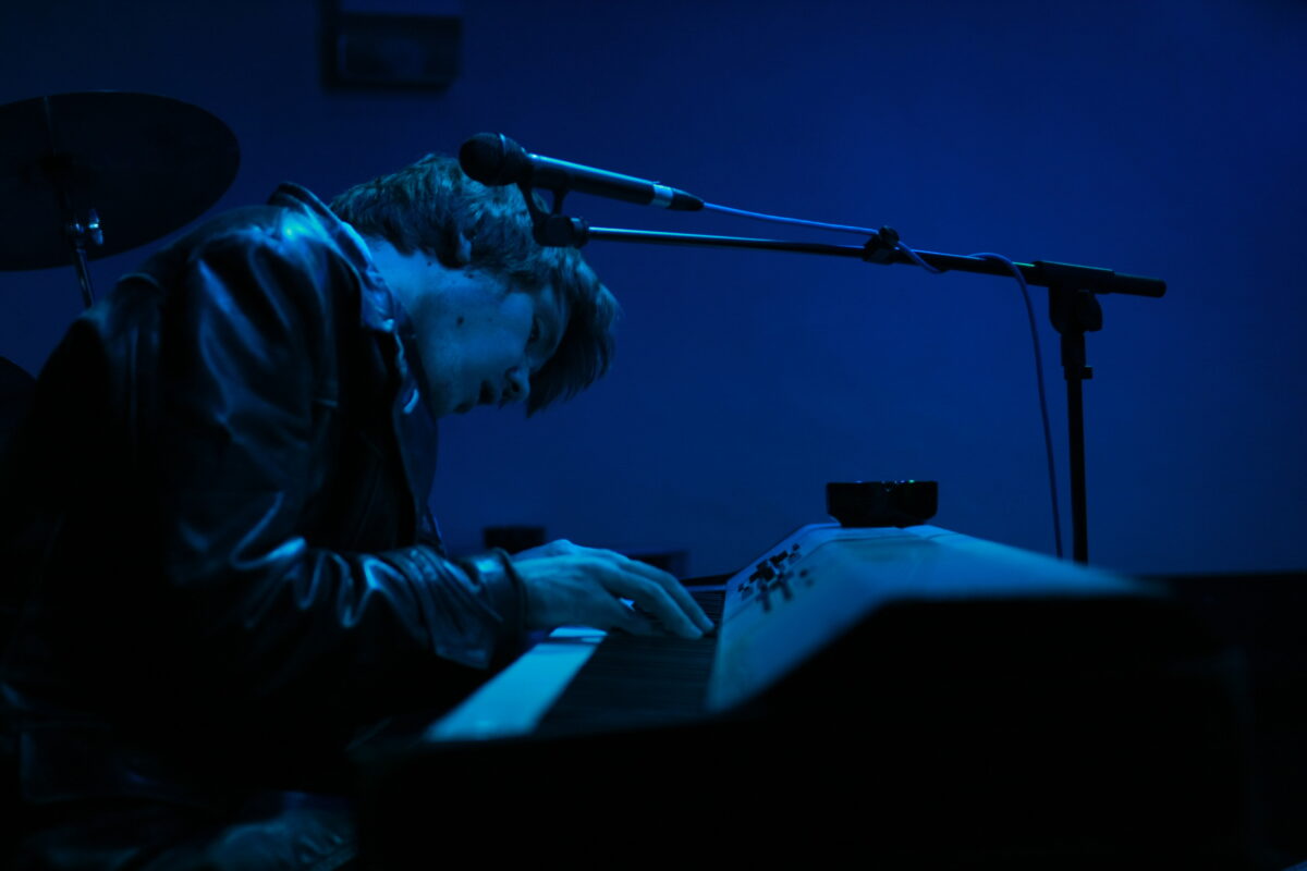 Der-Wiener-Singer-Songwriter-Pianist-und-Komponist-Martin-Klein-landete-mit-A-Musician-s-Lifes-auf-der-Scheibenwelt