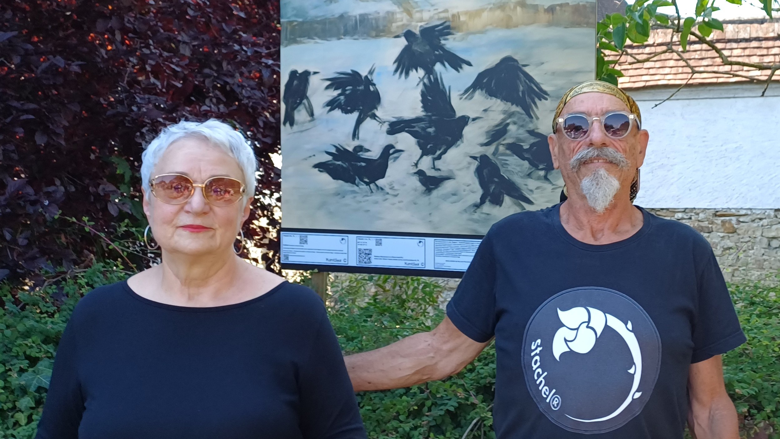 Enthüllung vor dem Wasserschloss Totzenbach in Kirchstetten präsentiert Kunst als Brücke in herausfordernden Zeiten