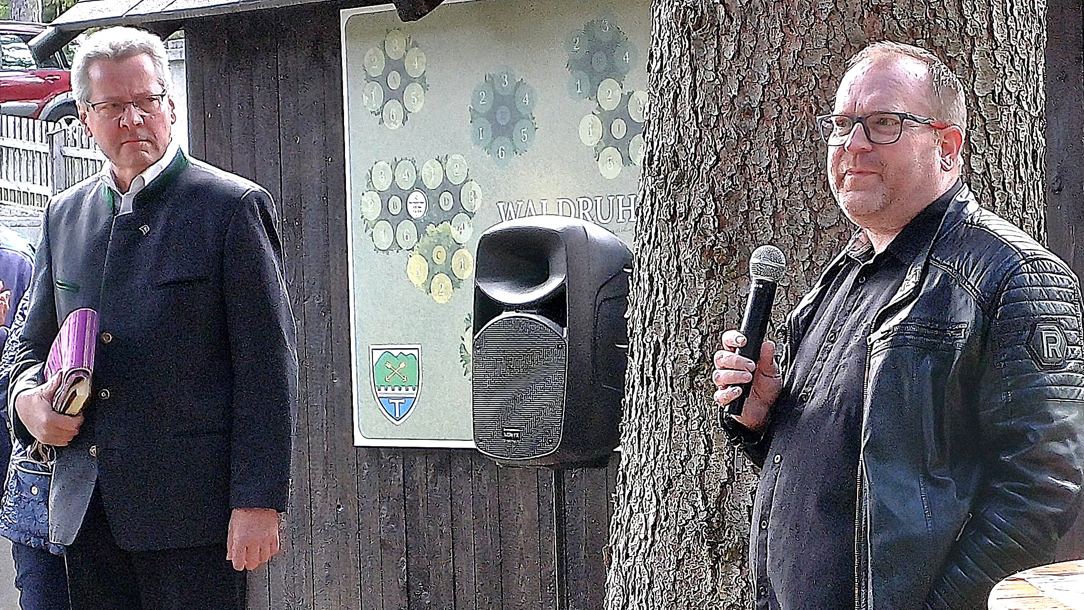 Der Urnenhain ‚Waldruhe‘ auf dem Raacher Friedhof wurde kürzlich feierlich gesegnet