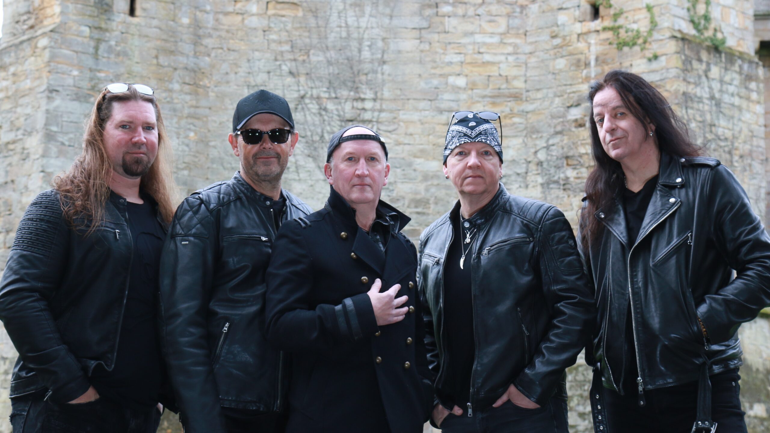 Die deutschen Hard Rock-Veteranen ‚Mad Max‘ landeten zum 45-jährigen Bandjubiläum mit “Stories Of Destiny“ auf der Scheibenwelt